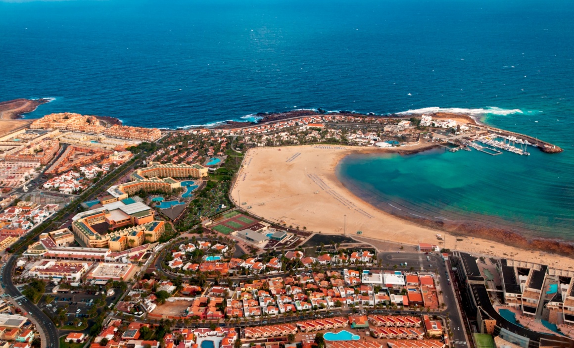 Pequeña pero impresionante Caleta de Fuste en Fuerteventura