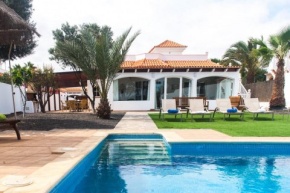 Villa Amelia – 4 Bedrooms, Aircon, Private Pool, Wifi, Golf View